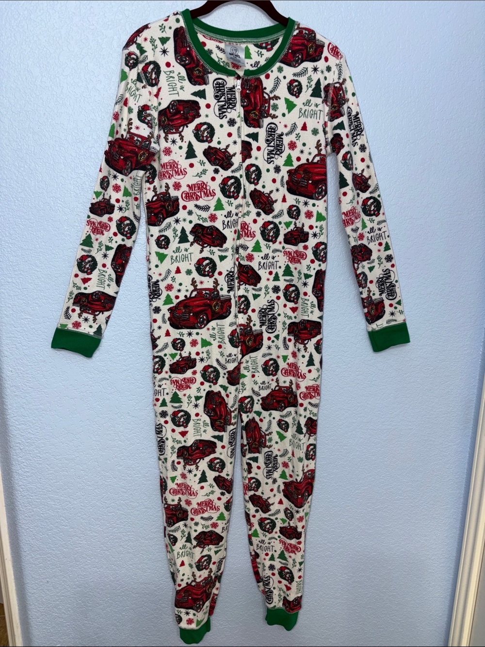 Buc-ee’s Holiday One-Piece Pajamas Bucee Christmas Truck Print Size YXL
